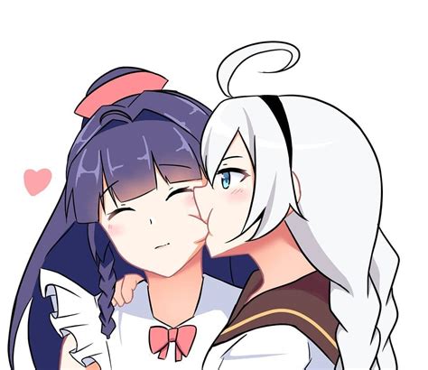 Lesbian kissing spit