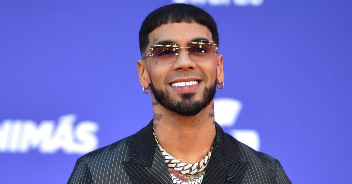 Anuel aa dating Blue jeans porn