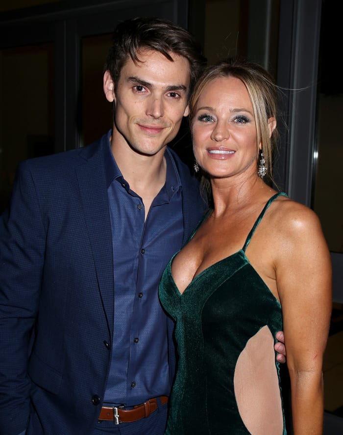 Are mark grossman and sharon case still dating Best mexican porn site