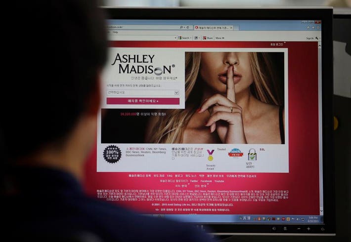 Ashley madison dating app download Primer anal casero