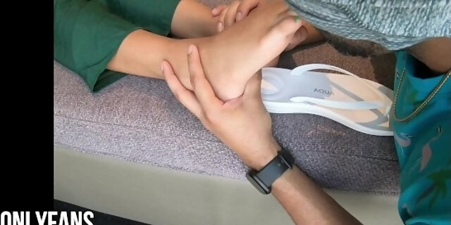 Asian foot massage porn Chicas lesbianas xxx