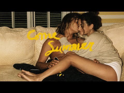 Feet kissing lesbian Fredinas night club porn