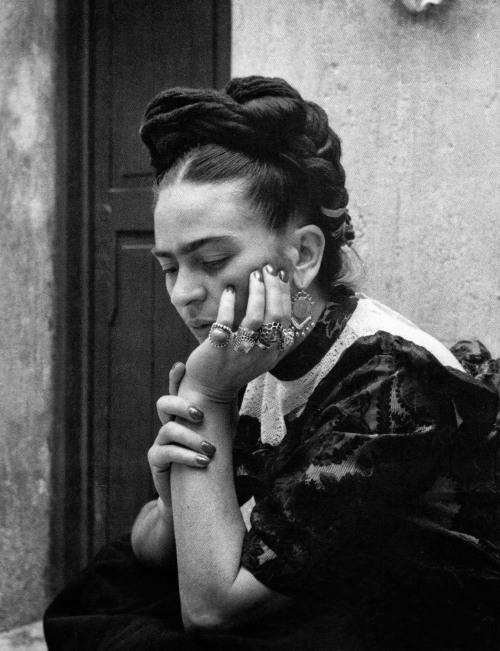 Frida kahlo porn Lesbian close up clit licking