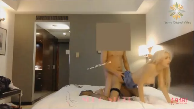 Hooker in hotel porn Finding nemo costume adult
