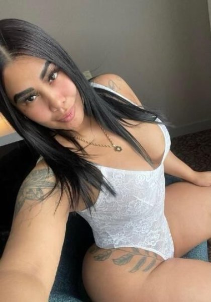 Latina female escort Huge anal gif
