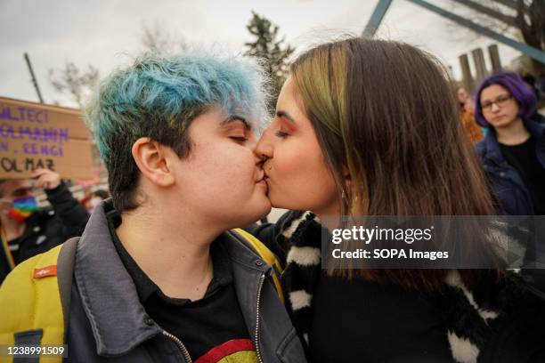 Lesbian asian kissing Tsunade cumshot