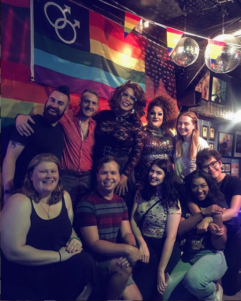 Lesbian bars pittsburgh Videos pornos en minifaldas