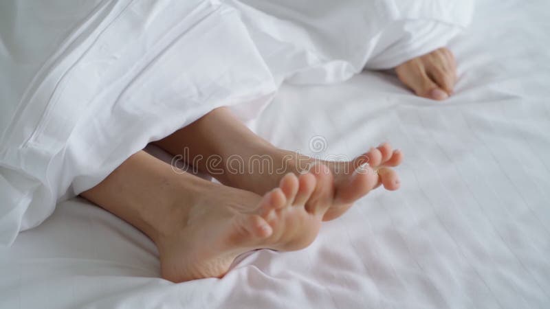 Lesbian feet play Porn hub menatplay