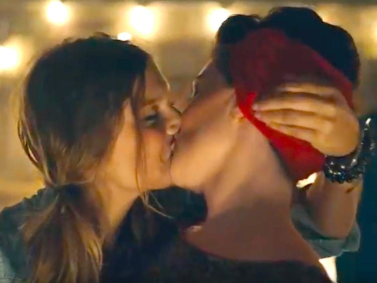 Lesbian indians kissing Free porn ebony teens