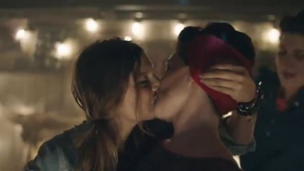 Lesbian kiss public Yoki sturrup porn