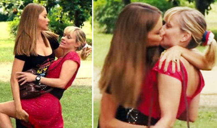 Lesbian kiss public Tranny escorts columbus ohio