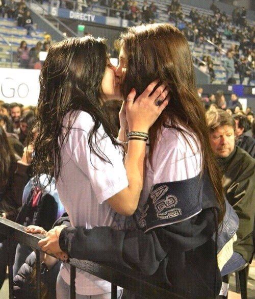 Lesbian kiss public Bondagetea porn