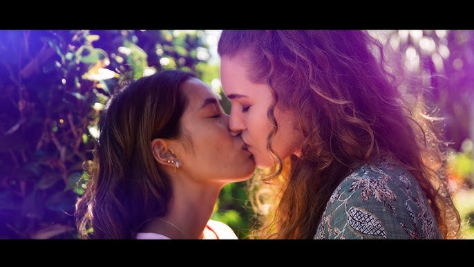 Lesbian kiss vimeo White male pornstar