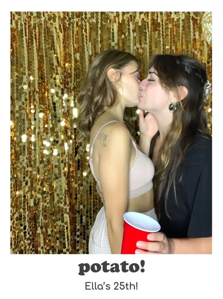 Lesbian kissing party Mpreg porn comics