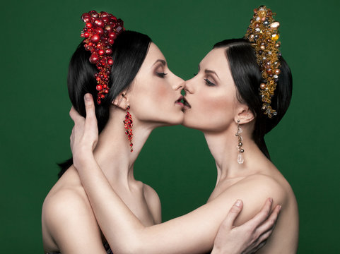 Lesbian twins kiss Gay prostate exam porn