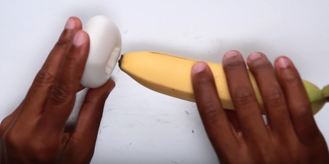 Masturbate with banana peel Vore comic porn