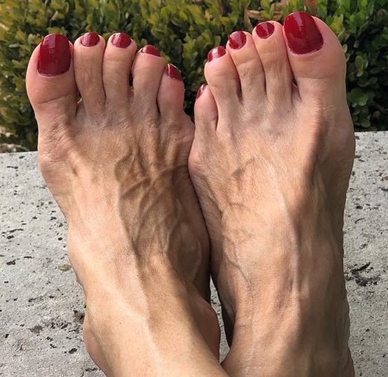 Mature feet fetish Knuckles costume for adults
