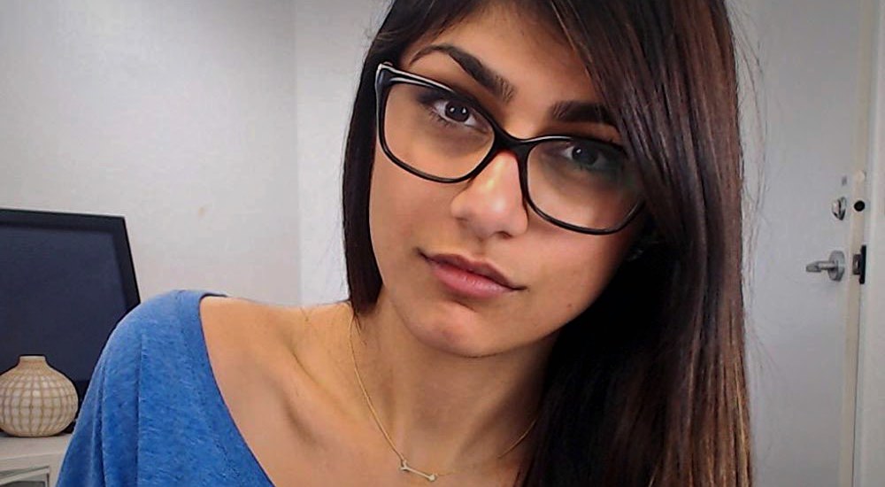 Mia khalifa look alike porn East aurora ny webcam
