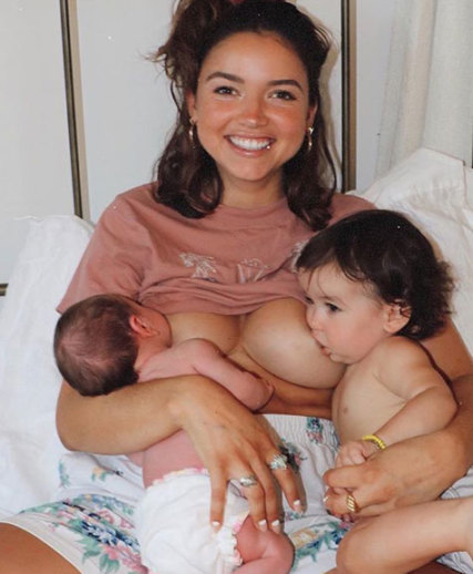 Mom breastfeeding lesbian Escort tips