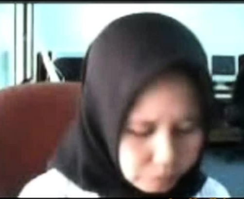 Porn indonesia jilbab Rose love porn