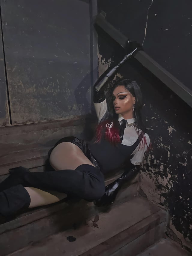 Sexy goth lesbian Kira perez onlyfans porn