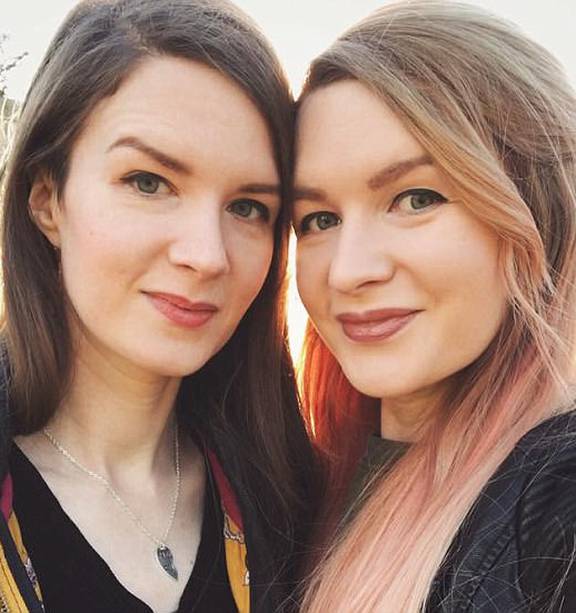 Twin sisters lesbian videos Porn gameshub